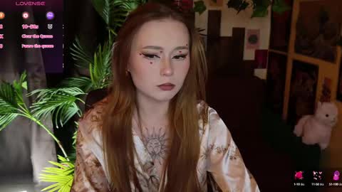 Snapshot of charming_lilly chatting on 02-09-25, 06:33 Lissa online show from 02-09-25, 06:33