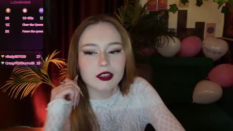 Snapshot of charming_lilly chatting on 02-14-25, 09:34 Lissa online show from 02-14-25, 09:34