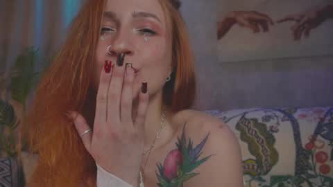 Snapshot of charming_lilly chatting on 10-07-25, 04:26 Lissa online show from 10-07-25, 04:26