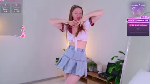 Ruru online show from 05-22-26, 05:47