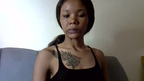 Snapshot of charmingdime chatting on 11-17-25, 06:41 charmingdime online show from 11-17-25, 06:41