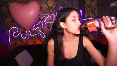 Snapshot of charmmocco chatting on 02-20-25, 07:34 SweetMoco online show from 02-20-25, 07:34