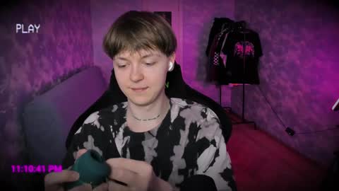 Snapshot of charonbaby1 chatting on 02-19-25, 08:10 lynxy online show from 02-19-25, 08:10