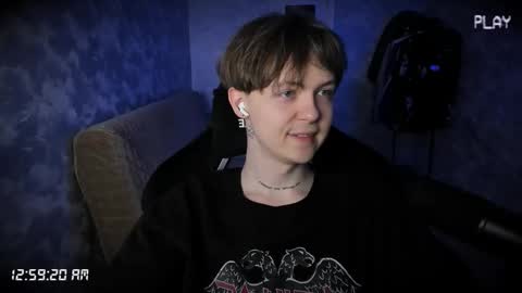 Snapshot of charonbaby1 chatting on 09-10-25, 09:59 lynxy online show from 09-10-25, 09:59