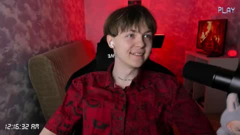 Snapshot of charonbaby1 chatting on 10-21-25, 09:15 lynxy online show from 10-21-25, 09:15