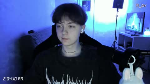 Snapshot of charonbaby1 chatting on 10-22-25, 11:04 lynxy online show from 10-22-25, 11:04