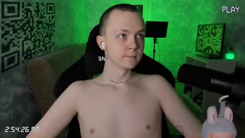 Snapshot of charonbaby1 chatting on 12-16-25, 11:54 lynxy online show from 12-16-25, 11:54