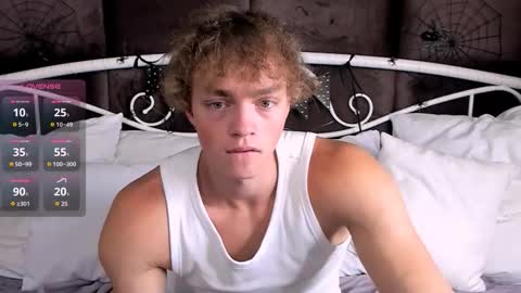 Snapshot of chase_muscular chatting on 10-26-25, 10:54 Chase online show from 10-26-25, 10:54