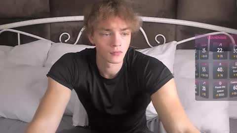 Snapshot of chase_muscular chatting on 11-08-25, 11:10 Chase online show from 11-08-25, 11:10