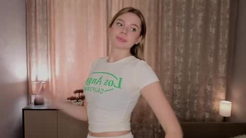 Emilia online show from 05-15-26, 05:03