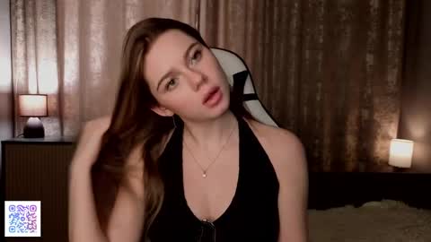 Emilia online show from 05-30-26, 05:48