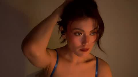JASMINE   usually going live about 2 am UTC  online show from 06-25-26, 05:12