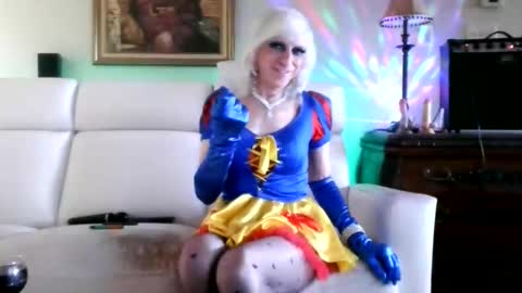Snapshot of chaton897 chatting on 05-25-26, 04:57 kitty or chaton897 online show from 05-25-26, 04:57