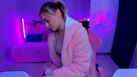 Betty online show from 05-18-26, 04:07