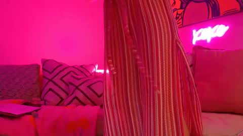 Snapshot of chaturhoe chatting on 09-15-25, 05:40 Rockhard Cockstar N Roxynyes online show from 09-15-25, 05:40