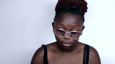 Snapshot of cheeky_charms chatting on 09-27-25, 11:32 cheeky_charms online show from 09-27-25, 11:32