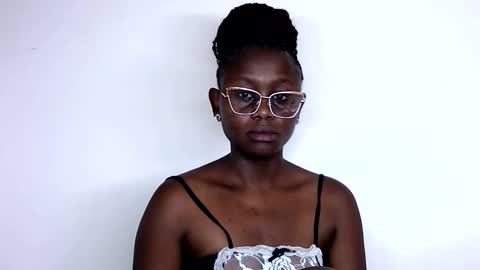 Snapshot of cheeky_charms chatting on 10-19-25, 11:33 cheeky_charms online show from 10-19-25, 11:33