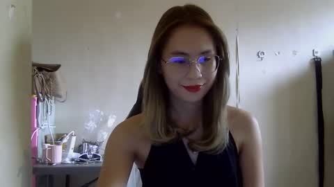 Snapshot of chelly4u69 chatting on 09-23-25, 04:26 chelly4u69 online show from 09-23-25, 04:26