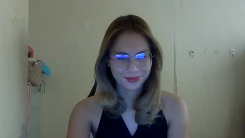 Snapshot of chelly4u69 chatting on 10-15-25, 02:44 chelly4u69 online show from 10-15-25, 02:44