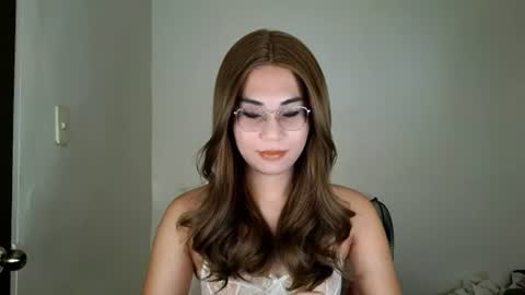 Snapshot of chelly4u69 chatting on 06-26-26, 01:21 chelly4u69 online show from 06-26-26, 01:21