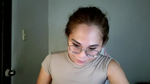 Snapshot of chelly4u69 chatting on 06-30-26, 01:17 chelly4u69 online show from 06-30-26, 01:17