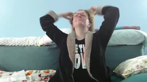 Chelsea online show from 02-24-25, 05:42