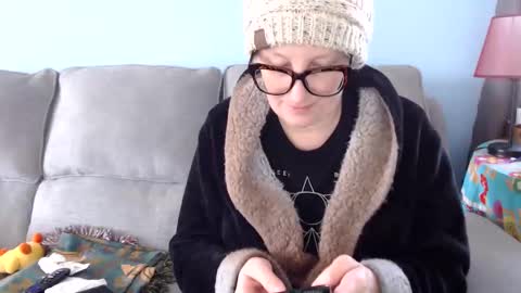 Chelsea online show from 04-09-26, 04:23