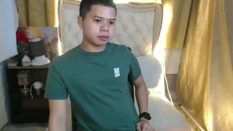 Snapshot of cheno_69 chatting on 11-12-25, 10:04 im cheno online show from 11-12-25, 10:04