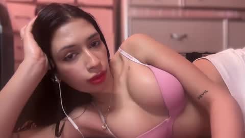 Snapshot of cherliecarmen chatting on 02-16-25, 07:16 cherliecarmen online show from 02-16-25, 07:16