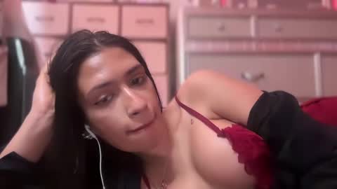 Snapshot of cherliecarmen chatting on 02-20-25, 06:02 cherliecarmen online show from 02-20-25, 06:02