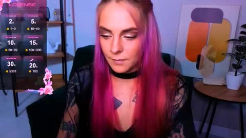 Snapshot of cherrie_sherry chatting on 03-12-26, 09:32 Sherry online show from 03-12-26, 09:32