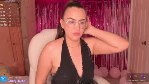 Snapshot of cherry_blond_ chatting on 02-04-25, 08:02 Cherry online show from 02-04-25, 08:02