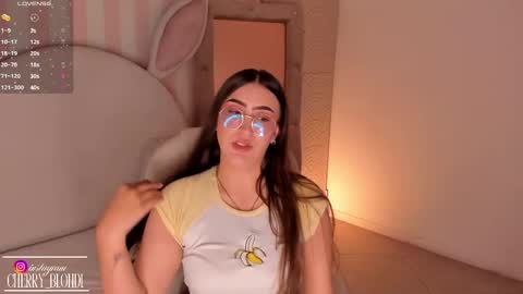 Snapshot of cherry_blond_ chatting on 02-25-25, 12:36 Cherry online show from 02-25-25, 12:36