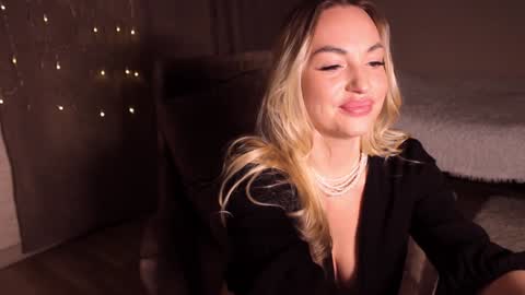 Snapshot of cherry_bomb19 chatting on 12-27-24, 03:20 CherryBomb online show from 12-27-24, 03:20