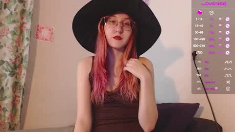 Snapshot of cherry_hazzze chatting on 09-18-25, 03:03 Cheryl online show from 09-18-25, 03:03