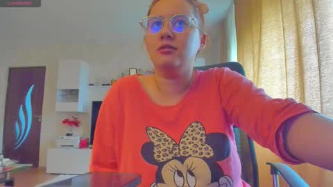 Snapshot of cherry_pie_69 chatting on 10-13-25, 07:19 mayra online show from 10-13-25, 07:19