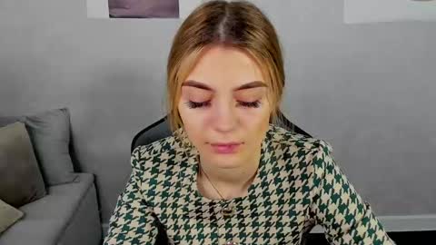 cherry_pr1ce online show from 01-13-25, 04:28