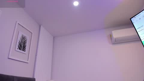 Snapshot of cherry_skinny_ chatting on 05-10-26, 03:44 ANNY online show from 05-10-26, 03:44