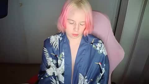 cherrybaby_0 online show from 05-25-26, 09:21