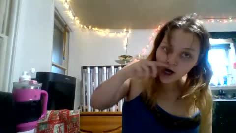 Snapshot of cherrybomb454 chatting on 11-14-25, 01:32 cherrybomb454 online show from 11-14-25, 01:32