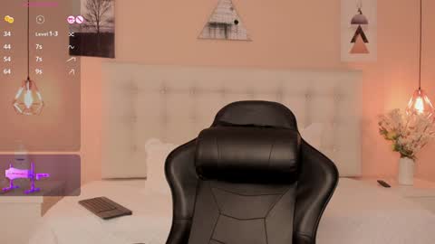 Snapshot of cherrybr_ chatting on 01-23-25, 06:56 Cherry Lady online show from 01-23-25, 06:56