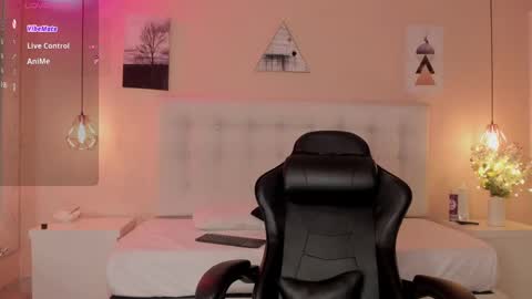 Snapshot of cherrybr_ chatting on 02-14-25, 06:02 Cherry Lady online show from 02-14-25, 06:02