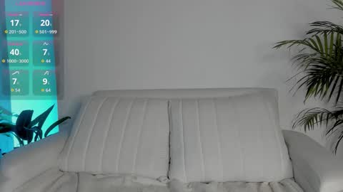 Snapshot of cherrybr_ chatting on 10-11-25, 01:16 Cherry Lady online show from 10-11-25, 01:16