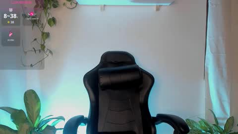 Snapshot of cherrybr_ chatting on 10-27-25, 12:47 Cherry Lady online show from 10-27-25, 12:47