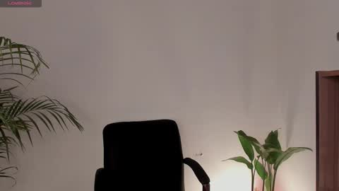 Snapshot of cherrybr_ chatting on 12-15-25, 08:35 Cherry Lady online show from 12-15-25, 08:35