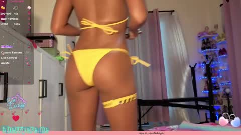Snapshot of cherrycreme chatting on 04-28-26, 03:33 Cherry online show from 04-28-26, 03:33
