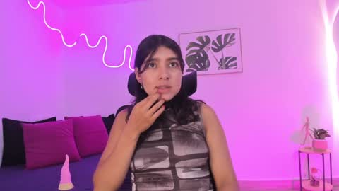 Snapshot of cherrydollxx chatting on 09-21-25, 12:07 C H E R R Y online show from 09-21-25, 12:07