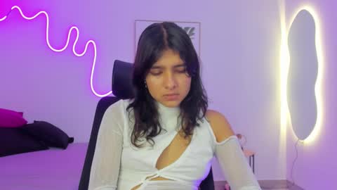 Snapshot of cherrydollxx chatting on 10-05-25, 11:52 C H E R R Y online show from 10-05-25, 11:52