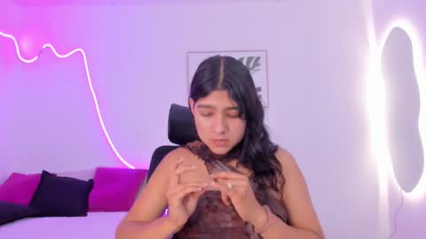 Snapshot of cherrydollxx chatting on 10-17-25, 10:18 C H E R R Y online show from 10-17-25, 10:18