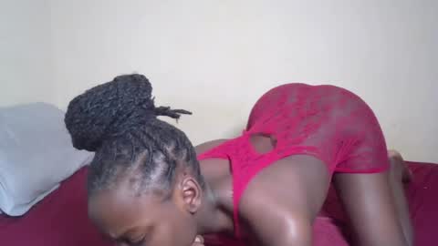 Snapshot of cherrye_bonny2 chatting on 06-16-26, 04:59 Cherry online show from 06-16-26, 04:59